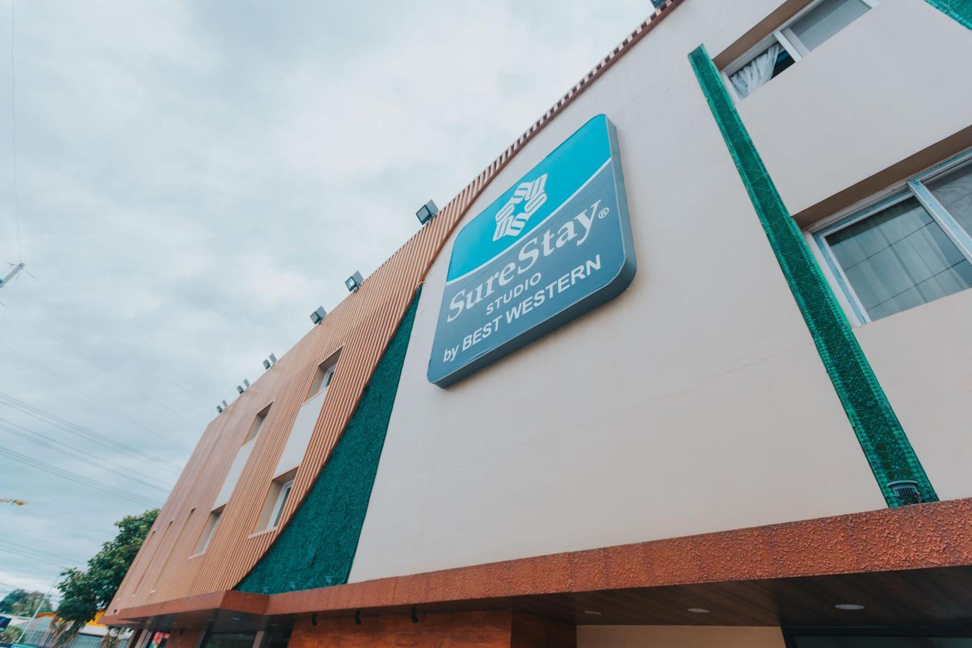 Surestay Studio By Best Western Clarkview Angeles City Ngoại thất bức ảnh