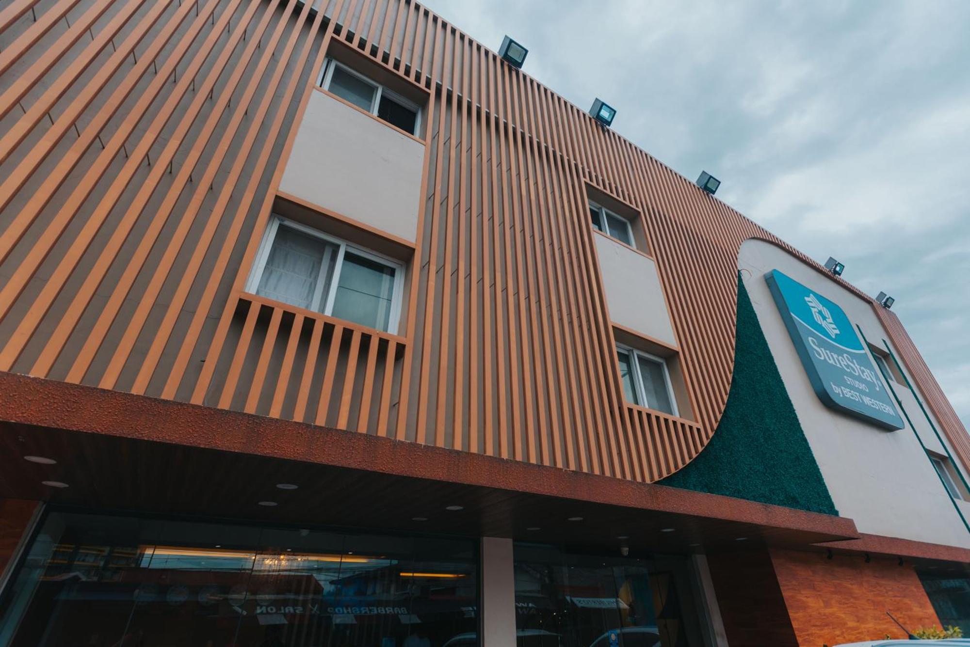 Surestay Studio By Best Western Clarkview Angeles City Ngoại thất bức ảnh