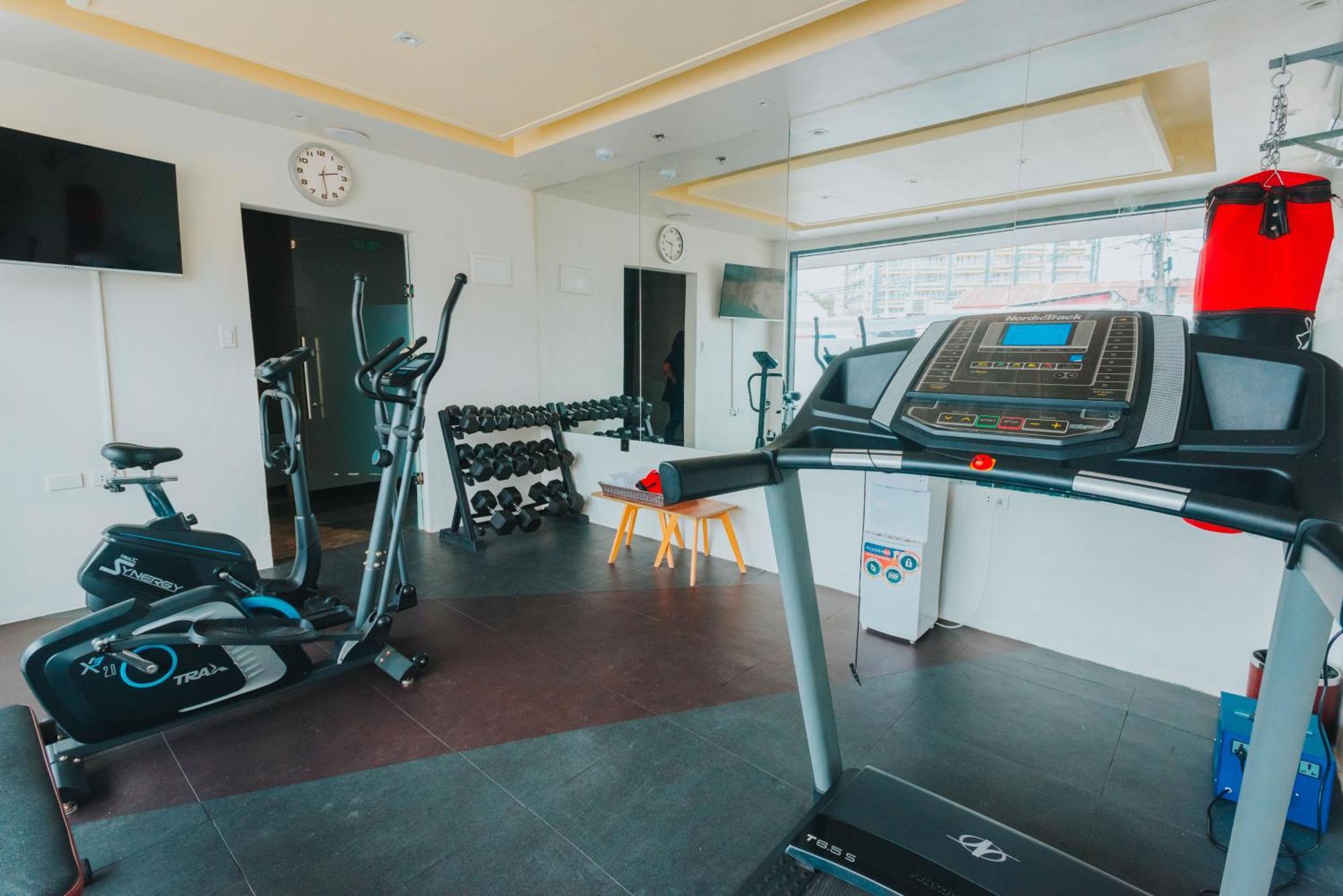 Surestay Studio By Best Western Clarkview Angeles City Ngoại thất bức ảnh