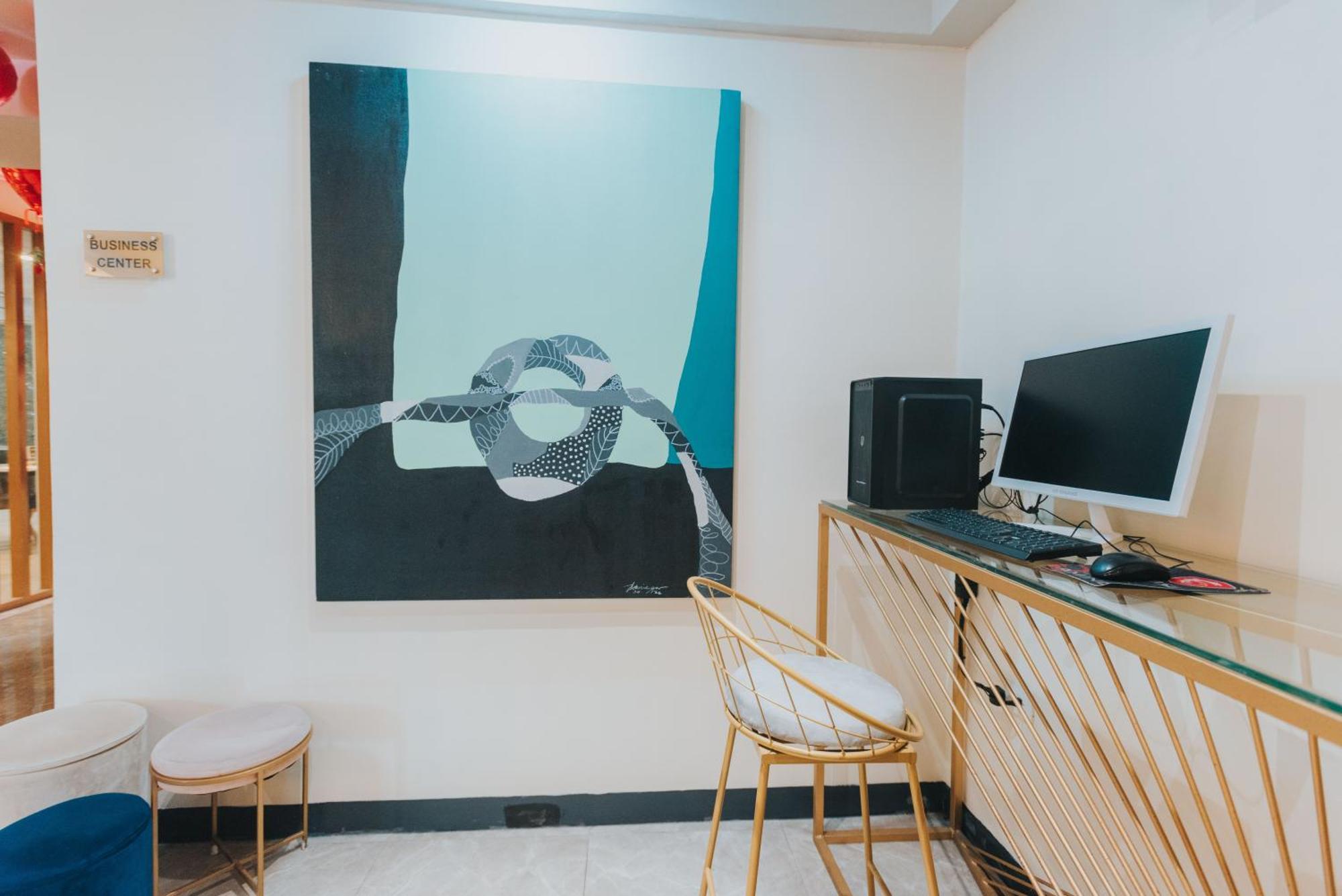 Surestay Studio By Best Western Clarkview Angeles City Ngoại thất bức ảnh